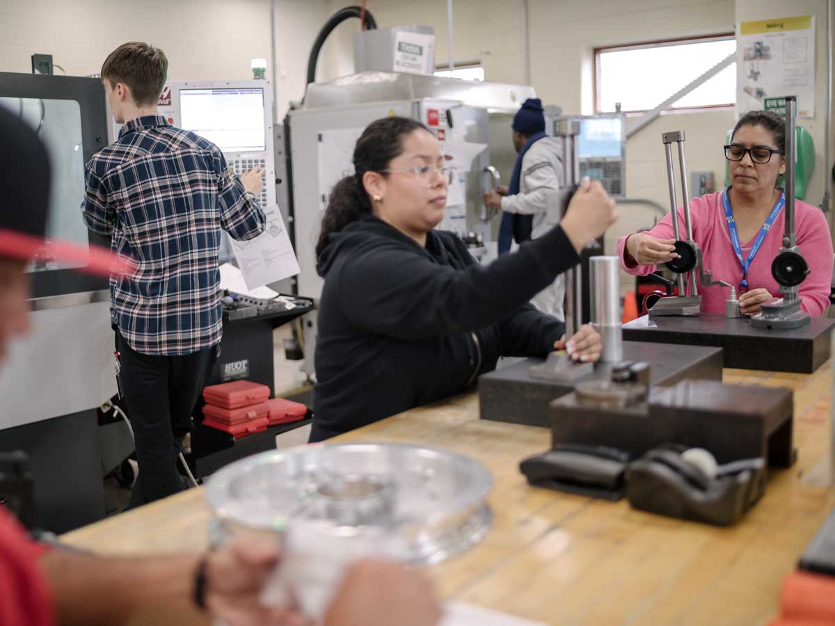 Clean Energy – Advanced-Manufacturing Career-Bridge